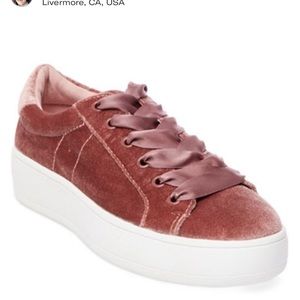 Steve Madden pink velour Bertie